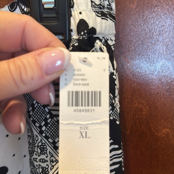 Anthropology wide leg size XL 25 inch inseam beachy pants W/faux back pockets - Picture 4 of 10